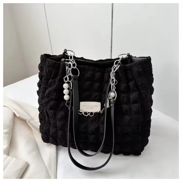 Levina Amara handbag in Black